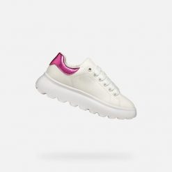 Buty GEOX J PUFFYPOP GIRL Biały. Białe śniegowce damskie Geox, z syntetyku, bez zapięcia. Za 175.99 zł.