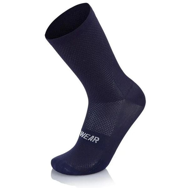 Skarpetki Mb Wear Pro H15. Niebieskie skarpetki damskie MB WEAR, bez wzorów, z elastanu. Za 62.51 zł.