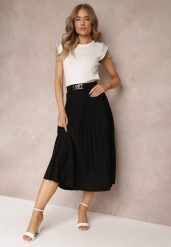 Czarna Plisowana Spódnica z Gumką w Talii i Ozdobą w Serca Pearlis. Czarne spódnice damskie Renee, z aplikacjami, midi, rozkloszowane. Za 74.99 zł.