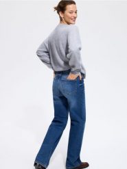 Jeansy straight comfort - granatowy. Niebieskie jeansy damskie Reserved, bez wzorów, z bawełny. Za 139.99 zł.