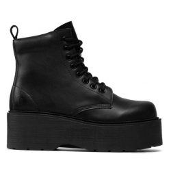 Botki Altercore. Czarne botki damskie Altercore, bez wzorów, bez obcasa, na płaskiej podeszwie, bez zapięcia. Za 479.99 zł.