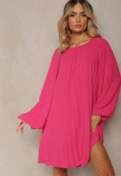 Fuksjowa Rozkloszowana Sukienka Ozdobiona Plisowaniem i Bufiastymi Rękawami Ksarina. Czerwone sukienki damskie Renee, na imprezę, bez wzorów, eleganckie, bez kołnierzyka, bez ramiączek, mini, rozkloszowane. Za 74.99 zł.