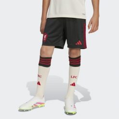Szorty wyjazdowe Liverpool FC 25/26. Czarne szorty damskie Adidas, bez wzorów, sportowe. Za 179.00 zł.