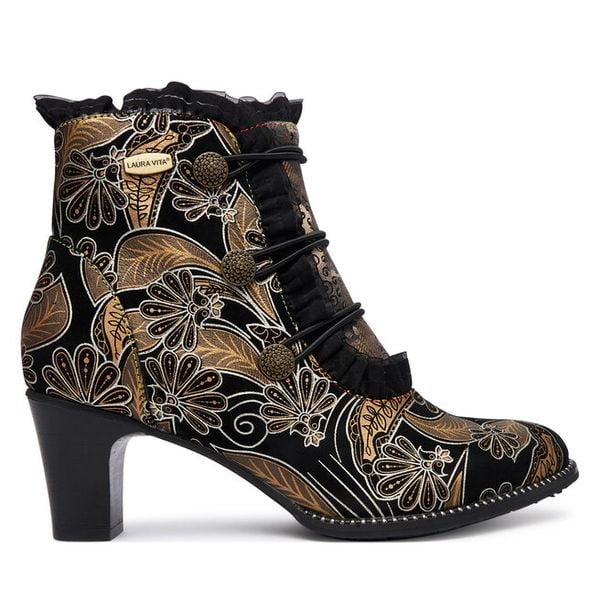 Trzewiki Laura Vita. Brązowe botki damskie Laura Vita, bez wzorów, bez obcasa, na słupku, bez zapięcia. Za 319.99 zł.