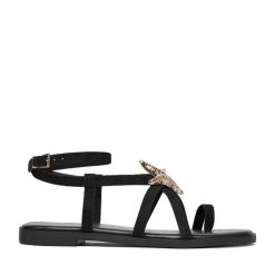 Sandały DeeZee. Czarne sandały damskie DeeZee, bez wzorów, bez obcasa, na płaskiej podeszwie, bez zapięcia. Za 99.99 zł.