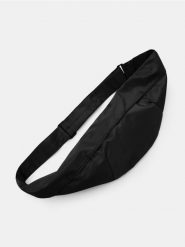 Nerka na zamek z regulowanym paskiem - czarny. Czarne saszetki i nerki męskie Sinsay, bez wzorów. Za 35.99 zł.