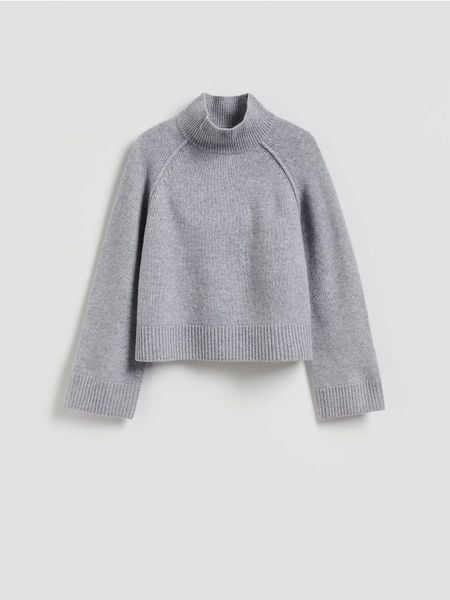 Wełniany sweter z golfem - jasnoszary. Szare swetry nierozpinane damskie Reserved, l, bez wzorów, z dzianiny, bez kołnierzyka, bez ramiączek. Za 219.99 zł.