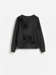 Sweter z ozdobną aplikacją - szary. Szare swetry nierozpinane damskie Reserved, l, z aplikacjami, z dzianiny, bez kołnierzyka, bez ramiączek. Za 139.99 zł.