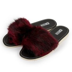 Kapcie damskie R.41 klapki z futerkiem bordowe modne i wygodne pantofle KD-03-RD-41. Czerwone klapki damskie na jesień, bez wzorów, z futra, casualowe, bez obcasa, bez zapięcia. Za 23.99 zł.