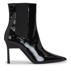 Botki Calvin Klein. Czarne botki damskie Calvin Klein, bez wzorów, bez obcasa, na szpilce, bez zapięcia. Za 1,299.00 zł.