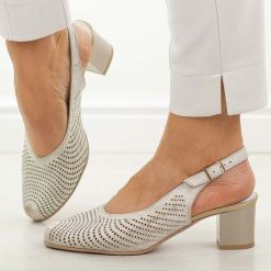 Złote przec. skórzane Polskie czółenka damskie Deoni D136. Żółte czółenka damskie Deoni, na lato, w ażurowe wzory, ze skóry, biznesowe, bez obcasa, na obcasie, bez zapięcia. Za 429.00 zł.