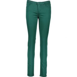 Dżinsy "Powi" - Skinny fit - w kolorze ciemnozielonym. Zielone jeansy damskie NAF NAF, z aplikacjami, klasyczne, z standardowym stanem. W wyprzedaży za 75.95 zł.
