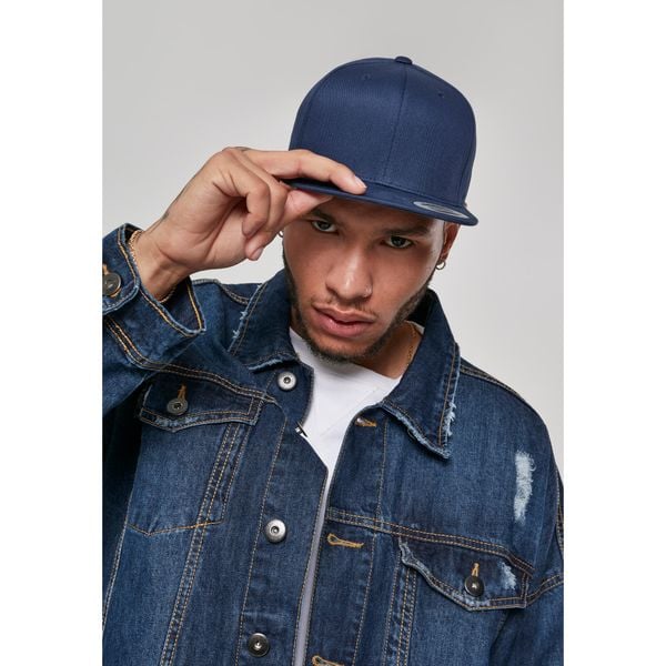 Czapka Flexfit organic cotton. Niebieskie czapki damskie FLEXFIT, bez wzorów, z bawełny. Za 120.50 zł.
