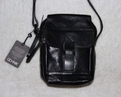 Abruzzo Saszetka męska skórzana do ręki czarna skóra naturalna ABR-15. Czarne saszetki i nerki męskie Abruzzo, bez wzorów, ze skóry. Za 150.26 zł.