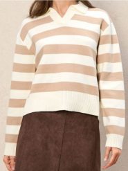Sweter w paski z kołnierzykiem z wiskozą - wielobarwny. Swetry nierozpinane damskie Sinsay, l, bez wzorów, z wiskozy, bez kołnierzyka, bez ramiączek. Za 59.99 zł.