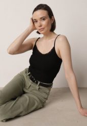 Czarny Bawełniany Top Bieliźniany z Koronką na Regulowanych Ramiączkach Beralisa. Czarne topy damskie Born2be, l, bez wzorów, z bawełny, klasyczne, bez kołnierzyka, bez ramiączek. Za 29.99 zł.