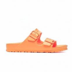 Klapki damskie Birkenstock Arizona Eva. Brązowe klapki damskie Birkenstock, bez wzorów, z materiału, sportowe, bez obcasa, bez zapięcia. Za 376.00 zł.