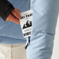 Damska kurtka z kapturem Dare 2B Glacier. Niebieskie kurtki sportowe damskie Dare 2B, bez wzorów, z puchu, bez ramiączek, z kapturem, narciarskie. Za 430.00 zł.