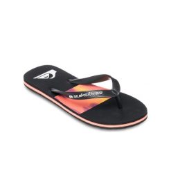Klapki dla Mężczyzn MOLOKAI STRIPE 25. Czerwone klapki męskie Quiksilver, bez wzorów, z gumy, bez zapięcia. Za 99.99 zł.