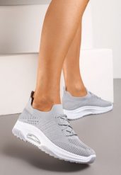 Szare Wsuwane Buty Sportowe z Elastyczną Cholewką i Ozdobną Wstawką na Podeszwie Moonsara. Szare obuwie sportowe damskie Born2be, bez wzorów, z jeansu, z okrągłym noskiem, bez zapięcia, na fitness i siłownię. Za 44.99 zł.