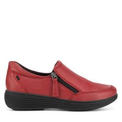Półbuty Go Soft. Czerwone półbuty damskie GO SOFT, bez wzorów, bez obcasa, na płaskiej podeszwie, bez zapięcia. Za 229.99 zł.