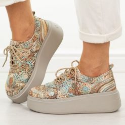 Pomarańczowe sneakersy damskie Filippo Dp7799/26. Brązowe obuwie sportowe damskie Filippo, na lato, bez wzorów, z jeansu, bez zapięcia. W wyprzedaży za 254.32 zł.