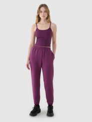 4F Spodnie dresowe joggery z modalem damskie - fioletowe XL. Fioletowe spodnie dresowe damskie 4F, bez wzorów, z dresówki, sportowe. W wyprzedaży za 119.99 zł.
