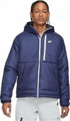 KURTKA MĘSKA NIKE SPORTSWEAR THERMA-FIT LEGACY DD6857-410 CIEPŁA PUCHOWA M. Kurtki męskie Nike, m, bez wzorów, z puchu, bez kaptura. Za 479.99 zł.