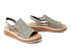 RIEKER 62741-52 green, sandały damskie. Zielone sandały damskie Rieker, bez wzorów, bez obcasa, bez zapięcia. Za 319.90 zł.