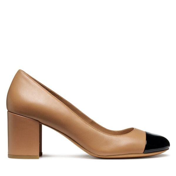 Czółenka Geox. Brązowe czółenka damskie Geox, bez wzorów, bez obcasa, bez zapięcia. Za 359.99 zł.