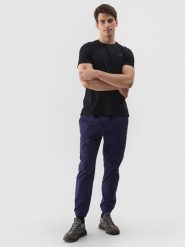 4F Spodnie casual joggery męskie - granatowe L. Niebieskie spodnie materiałowe męskie 4F, l, bez wzorów, z bawełny. W wyprzedaży za 119.99 zł.