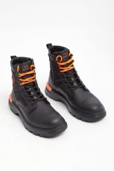 Trapery męskie ARMANI EXCHANGE. Buty zimowe męskie Armani Exchange, bez wzorów, bez obcasa, bez zapięcia. W wyprzedaży za 860.30 zł.