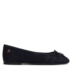 Baleriny Tommy Hilfiger. Niebieskie balerinki damskie Tommy Hilfiger, bez wzorów, bez obcasa, bez zapięcia. Za 409.99 zł.