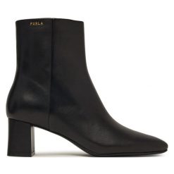 Botki Furla. Czarne botki damskie Furla, bez wzorów, bez obcasa, na słupku, bez zapięcia. Za 1,104.00 zł.