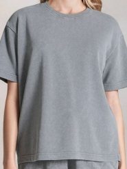 Bluza z krótkim rękawem - szary. Szare bluzy damskie Sinsay, l, bez wzorów, bez ramiączek, bez kaptura. W wyprzedaży za 19.99 zł.