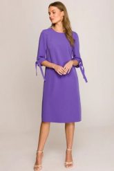 Klasyczna elegancka sukienka trapezowa fioletowa. Fioletowe sukienki damskie Stylove, do pracy, l, bez wzorów, z materiału, biznesowe, bez kołnierzyka, bez ramiączek, proste. Za 299.00 zł.