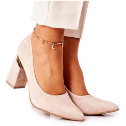Lewski Shoes Zamszowe Czółenka Lewski 3117 Beżowe beżowy. Brązowe czółenka damskie bez wzorów, ze skóry, eleganckie, bez obcasa, bez zapięcia. Za 432.39 zł.