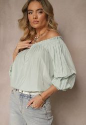 Niebieska Bluzka z Wiskozą Ozdobiona Falbanami Melzivia. Niebieskie bluzki damskie Renee, bez wzorów, z wiskozy, eleganckie, bez kołnierzyka, bez ramiączek. Za 44.99 zł.