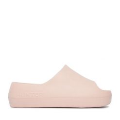 Klapki Hunter. Czerwone klapki damskie Hunter, bez wzorów, bez obcasa, bez zapięcia. Za 99.99 zł.