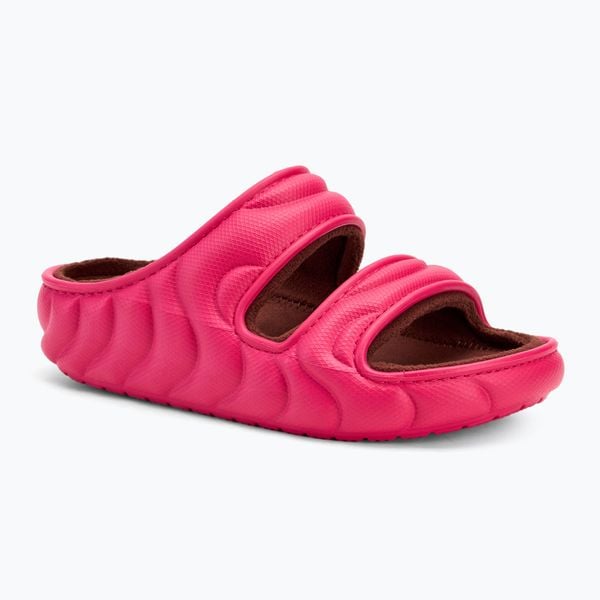 Klapki Crocs Classic Cozzzy Overpuff Sandal. Czerwone klapki damskie Crocs, bez wzorów, bez obcasa, bez zapięcia. Za 229.99 zł.