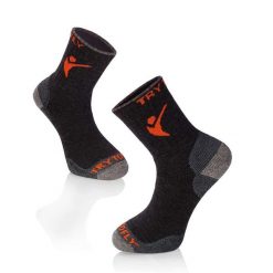 Grube skarpety trekkingowe z wełny merynosów w kolorze antracytowym. Czarne skarpetki damskie TRY TO FLY, bez wzorów, z wełny. W wyprzedaży za 99.79 zł.