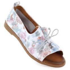 Skórzane półbuty damskie open toe multikolor Cambell 19388. Półbuty damskie Cambell, na wiosnę, bez wzorów, ze skóry, z otwartym noskiem, bez obcasa, bez zapięcia. Za 179.99 zł.