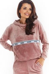 Welurowa Bluza Kangurka Logowaną Taśmą - Różowa. Czerwone bluzy damskie Awama, l, bez wzorów, z materiału, bez ramiączek, bez kaptura. Za 201.90 zł.