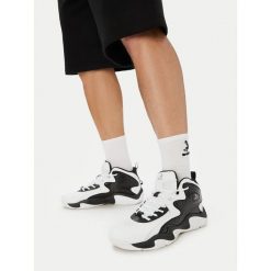 Buty do koszykówki SHAQ. Białe buty sportowe męskie Shaq, bez wzorów, bez zapięcia, do koszykówki. Za 349.99 zł.