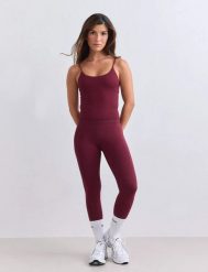 Damskie legginsy z wysokim stanem, squat proof, dla niskich Sense bordowe. Czerwone legginsy damskie Aim'n, bez wzorów, z elastanu. Za 303.00 zł.