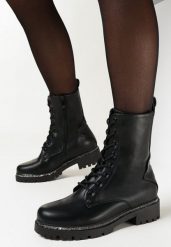Czarne Sznurowane Botki Workery z Ekoskóry z Cyrkoniami na Podeszwie Velille. Czarne botki damskie Born2be, bez wzorów, bez obcasa, na płaskiej podeszwie, bez zapięcia. Za 129.99 zł.