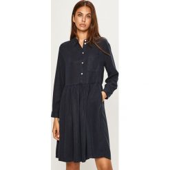 Only - Sukienka. Zielone sukienki damskie ONLY, na co dzień, bez wzorów, z lyocellu, casualowe, bez kołnierzyka, bez ramiączek, mini, proste. Za 169.90 zł.