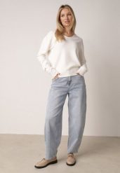 Niebieskie Jeansy z Bawełną z Wysokim Stanem o Kroju Typu Loose Ianione. Niebieskie jeansy damskie Born2be, bez wzorów, z bawełny, z podwyższonym stanem. Za 119.99 zł.