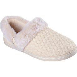 Buty sportowe damskie Skechers Cozy Campfire frosty Promise. Czerwone obuwie sportowe damskie Skechers, bez wzorów, bez zapięcia, na fitness i siłownię. Za 390.00 zł.