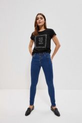 Jeansy push up z guzikami ciemnoniebieskie. Niebieskie jeansy damskie MOODO, bez wzorów, z bawełny, długie. W wyprzedaży za 38.99 zł.